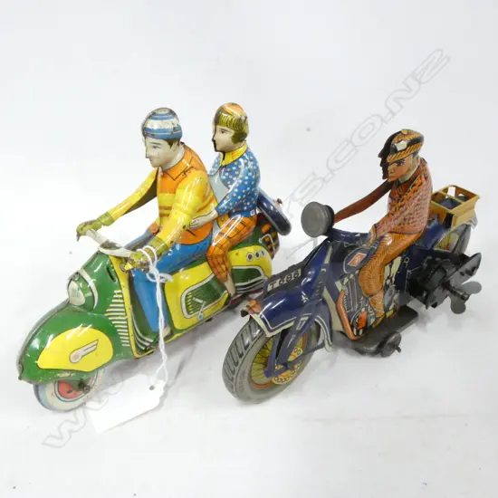 TECHNOFIX MOTOR SCOOTER WITH RIDER & PASSENGER L. 165MM